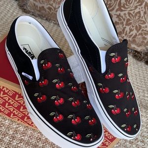 Vans Classic Slip On Cherries Black WMNS